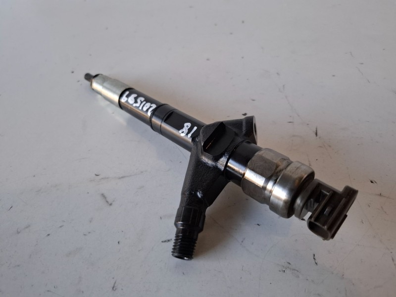 Recambio de inyector para nissan pathfinder (r51) yd25 referencia OEM IAM 16600EB300  