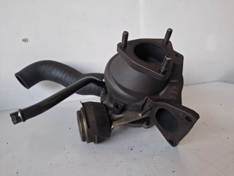 Recambio de turbocompresor para volvo s60 berlina d5244t referencia OEM IAM 7231671  