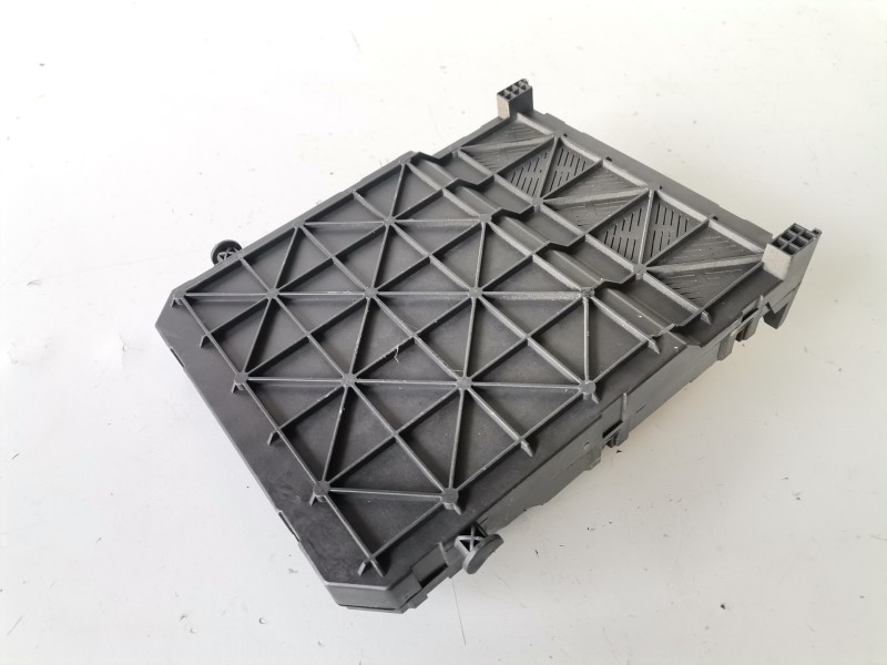 Recambio de caja reles / fusibles para peugeot 206 8hz referencia OEM IAM 9653667680  