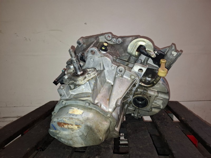 Recambio de caja cambios para peugeot 308 sw 5fw referencia OEM IAM 20DP42  