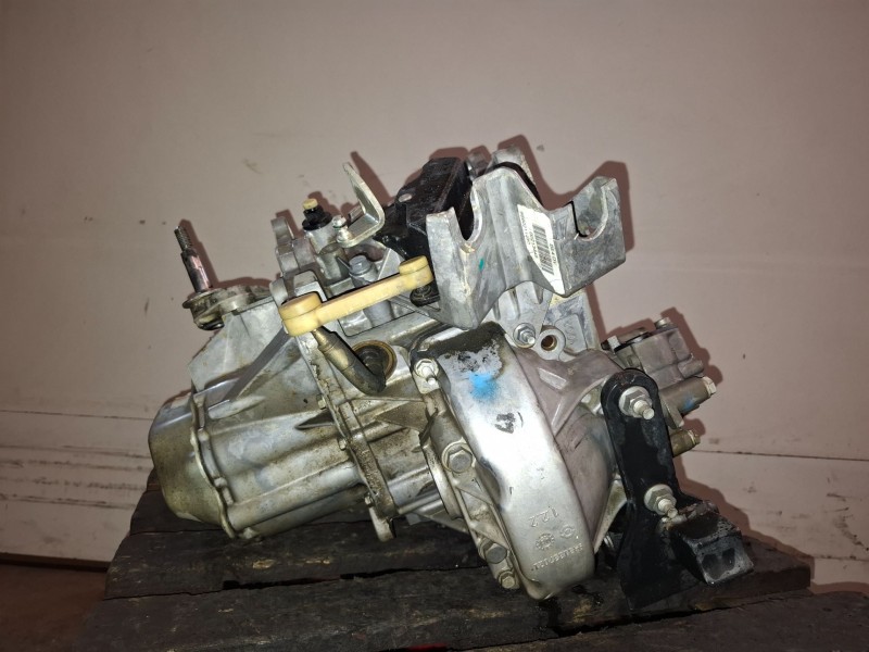Recambio de caja cambios para peugeot 308 sw 5fw referencia OEM IAM 20DP42  