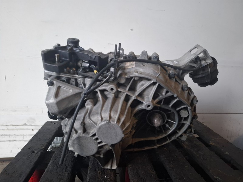 Recambio de caja cambios para volvo s60 berlina d5244t4 referencia OEM IAM T1GG4  