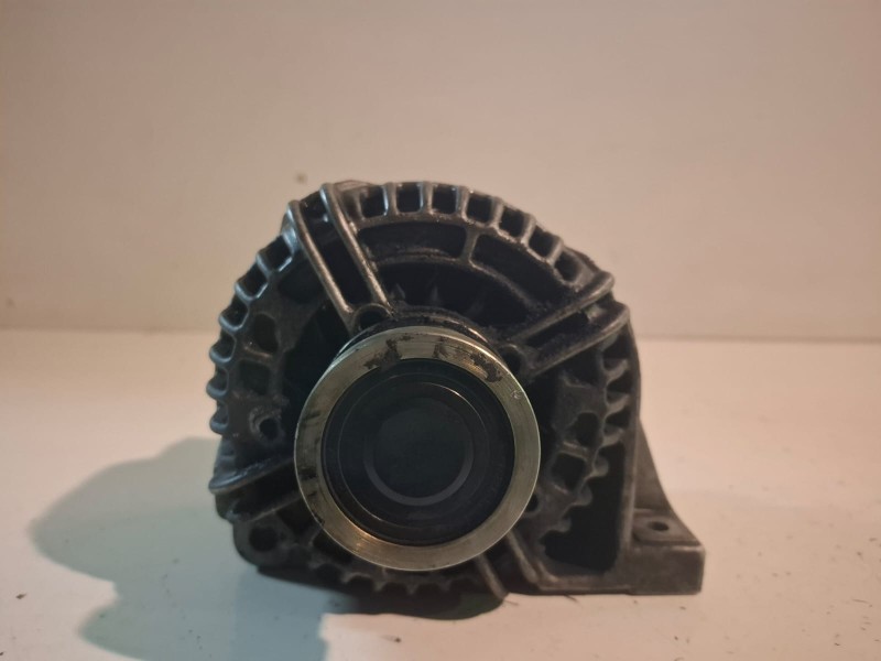 Recambio de alternador para volvo s60 berlina d5244t4 referencia OEM IAM 0124525060  