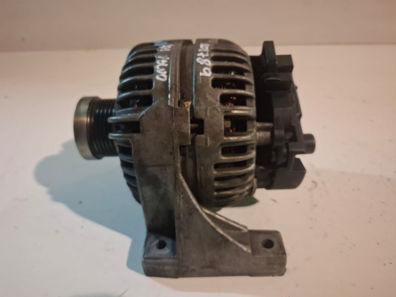 Recambio de alternador para volvo s60 berlina d5244t4 referencia OEM IAM 0124525060  