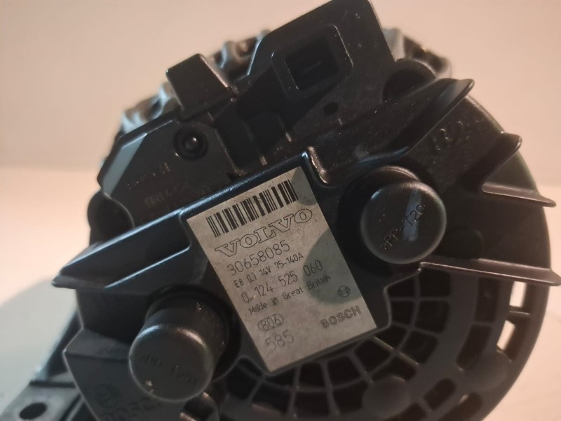 Recambio de alternador para volvo s60 berlina d5244t4 referencia OEM IAM 0124525060  