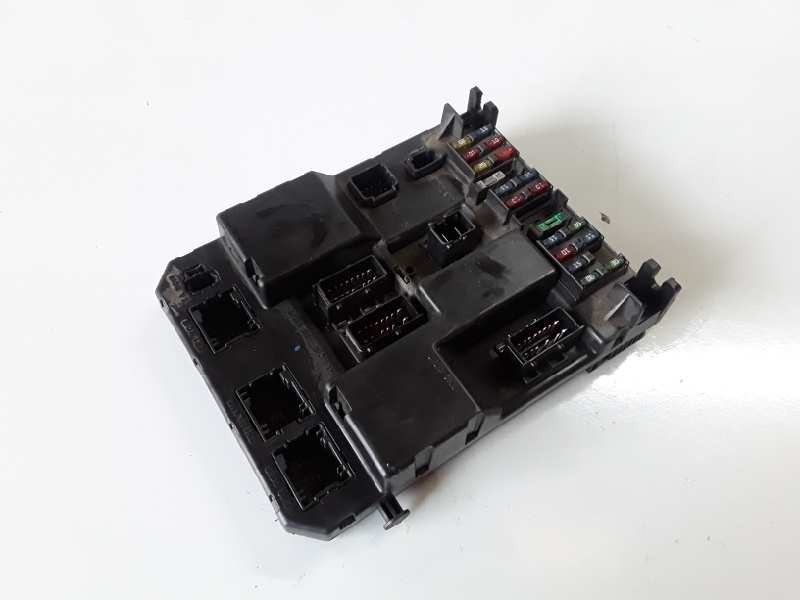 Recambio de caja reles / fusibles para peugeot 307 (s1)(04.2001) rhy referencia OEM IAM 9651197580/BSIJ0300  