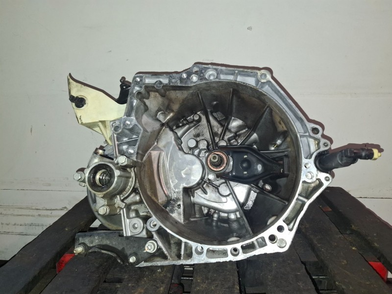 Recambio de caja cambios para peugeot 207 9hx referencia OEM IAM 20DP27  