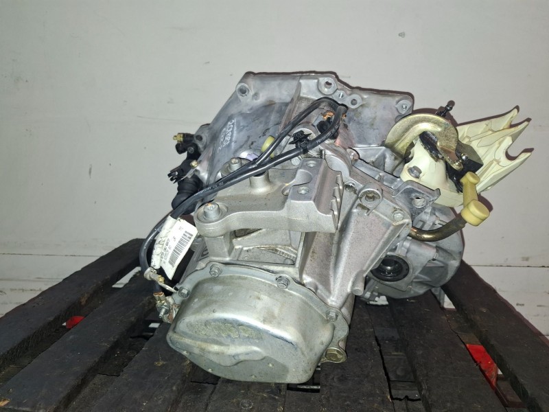 Recambio de caja cambios para peugeot 207 9hx referencia OEM IAM 20DP27  