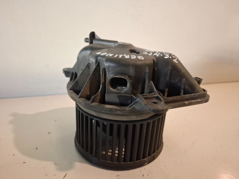 Recambio de ventilador calefaccion para citroen berlingo 9hw referencia OEM IAM   