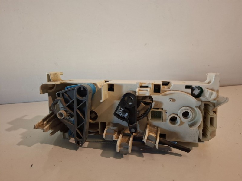 Recambio de mando calefaccion / aire acondicionado para citroen berlingo 9hw referencia OEM IAM   