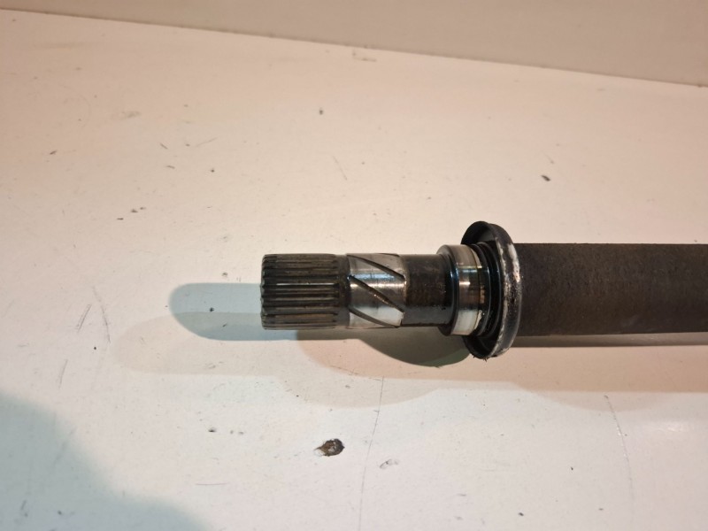 Recambio de transmision delantera derecha para renault megane ii grandtour k9k732 referencia OEM IAM 8200472158  