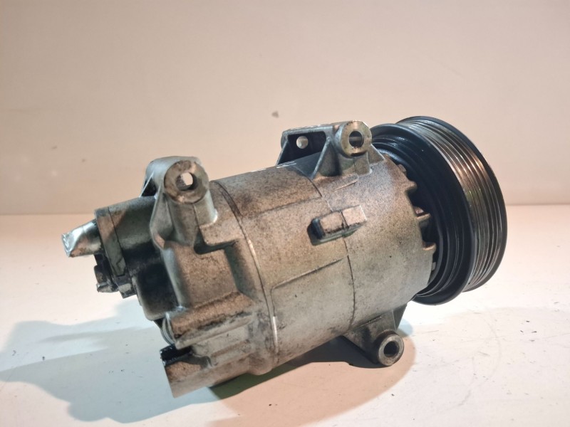 Recambio de compresor aire acondicionado para renault megane ii grandtour k9k732 referencia OEM IAM 8200940837  