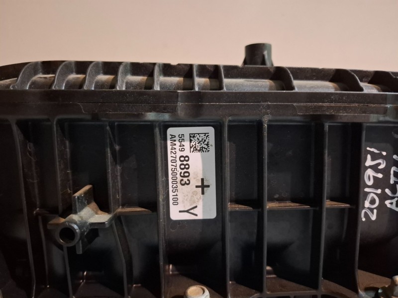 Recambio de colector admision para opel insignia b sports tourer b20dth referencia OEM IAM 55498893  