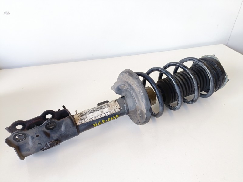 Recambio de amortiguador delantero derecho para ford fiesta (cb1) tzja referencia OEM IAM 8V5118045CC  