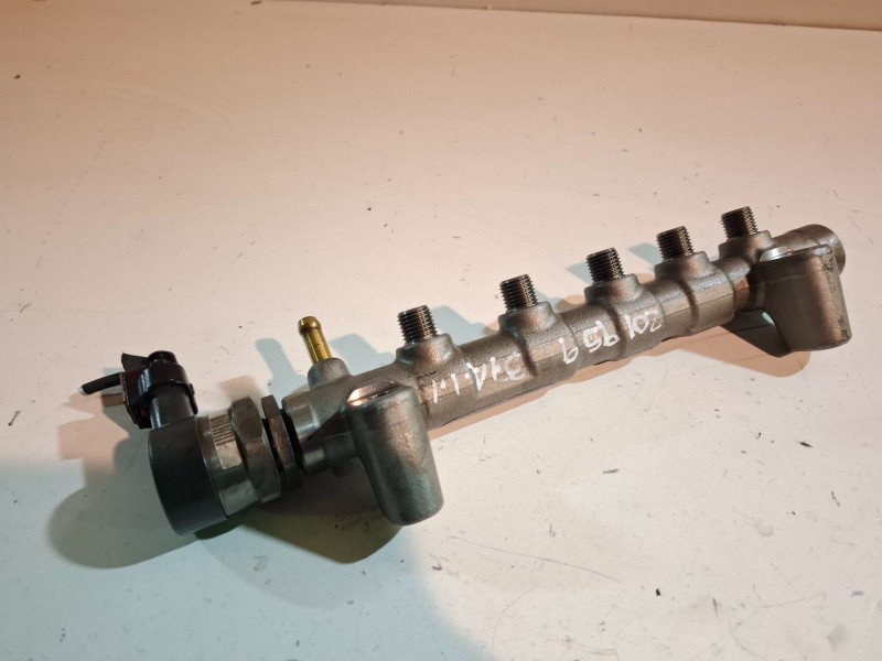 Recambio de rampa inyectora para opel insignia b sports tourer b20dth referencia OEM IAM 0445214324  