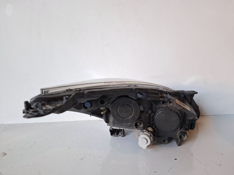 Recambio de faro izquierdo para peugeot 5008 5g01 referencia OEM IAM 9805525580  