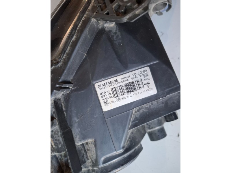 Recambio de faro izquierdo para peugeot 5008 5g01 referencia OEM IAM 9805525580  