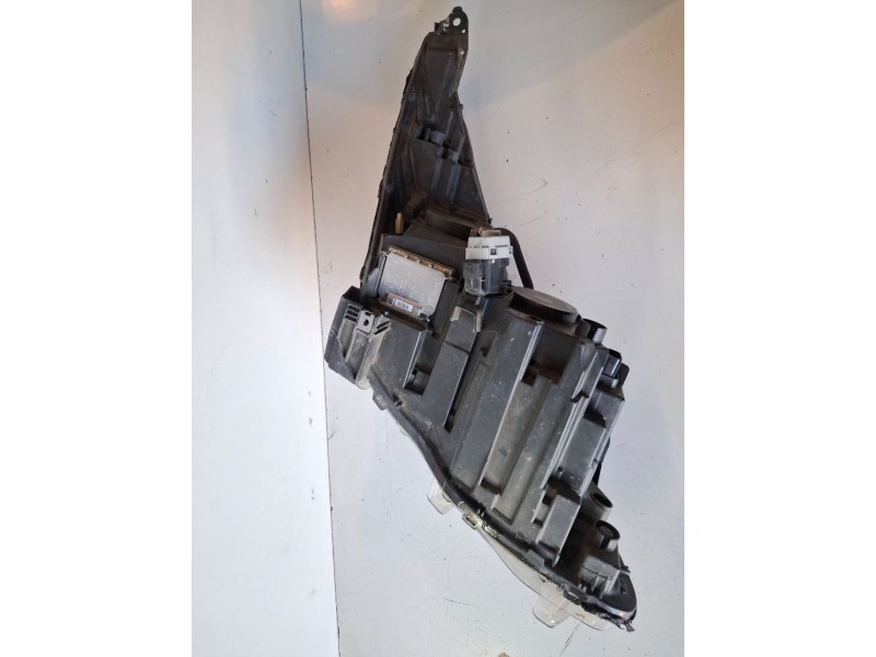 Recambio de faro izquierdo para peugeot 5008 5g01 referencia OEM IAM 9805525580  