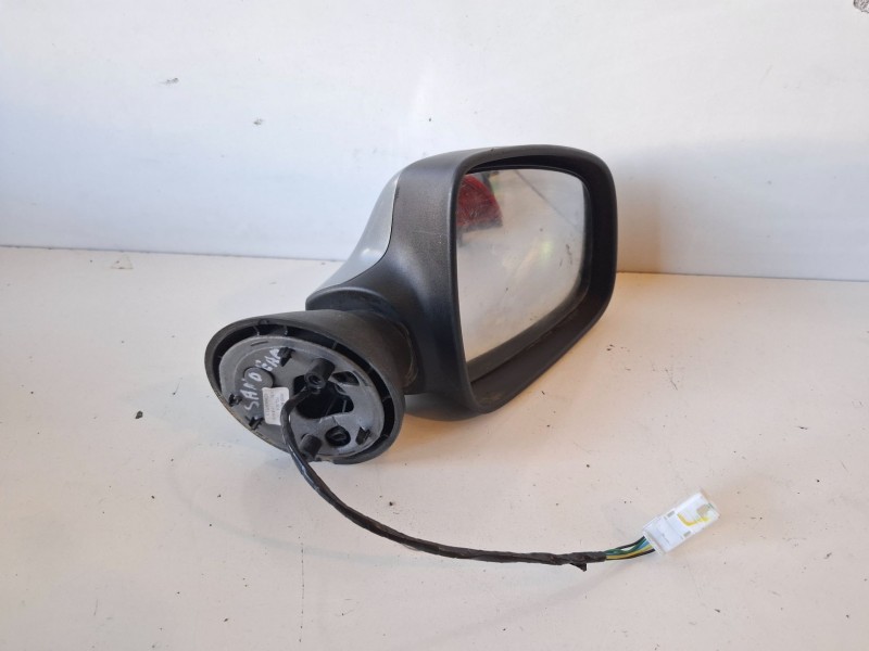 Recambio de retrovisor derecho para dacia sandero k9k796 referencia OEM IAM 8200497513  