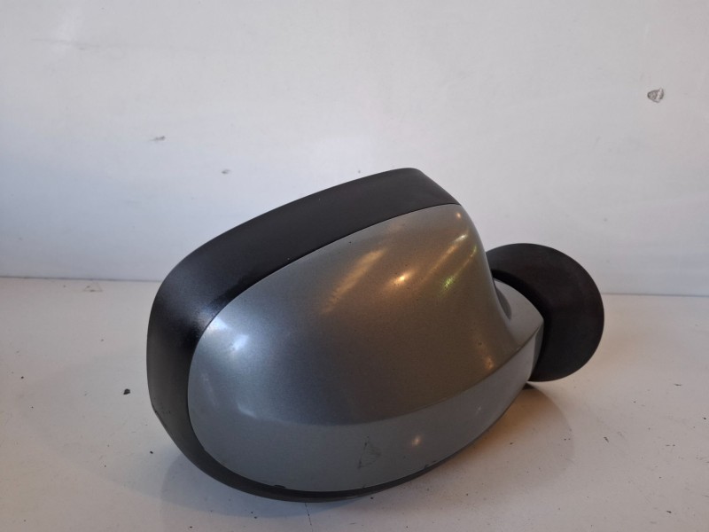 Recambio de retrovisor derecho para dacia sandero k9k796 referencia OEM IAM 8200497513  