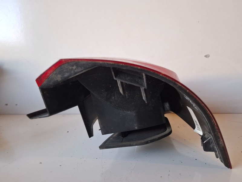Recambio de piloto trasero derecho para dacia sandero k9k796 referencia OEM IAM 8200734824  