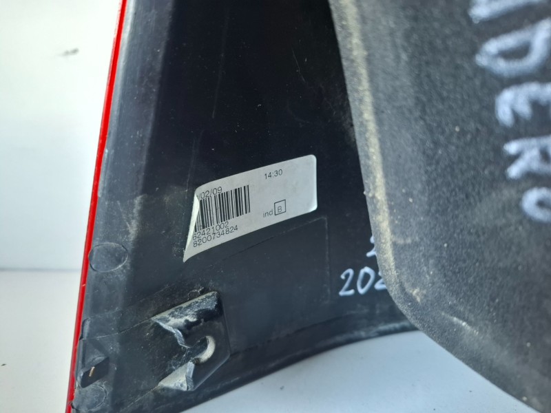 Recambio de piloto trasero derecho para dacia sandero k9k796 referencia OEM IAM 8200734824  
