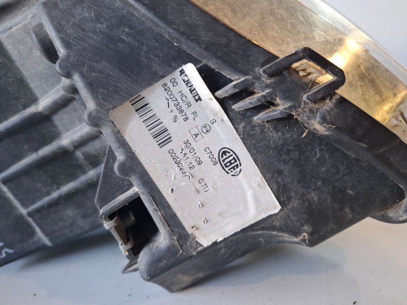 Recambio de faro izquierdo para dacia sandero k9k796 referencia OEM IAM 8200733878  