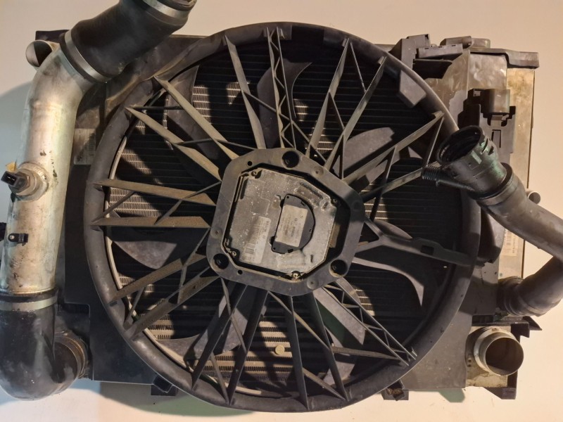 Recambio de electroventilador para bmw serie 5 berlina (e60) 306d2 referencia OEM IAM 67326925724902  
