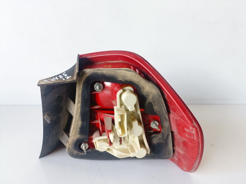 Recambio de piloto trasero izquierdo para bmw serie 3 berlina (e90) 204d4 referencia OEM IAM 693745711  