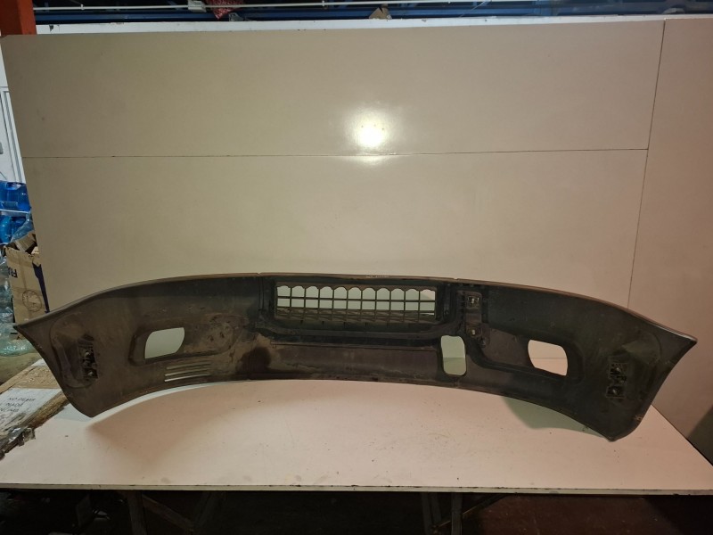 Recambio de paragolpes delantero para iveco daily camión/volquete 814043b referencia OEM IAM   