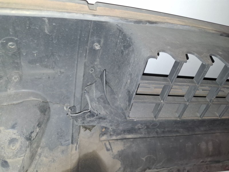 Recambio de paragolpes delantero para iveco daily camión/volquete 814043b referencia OEM IAM   