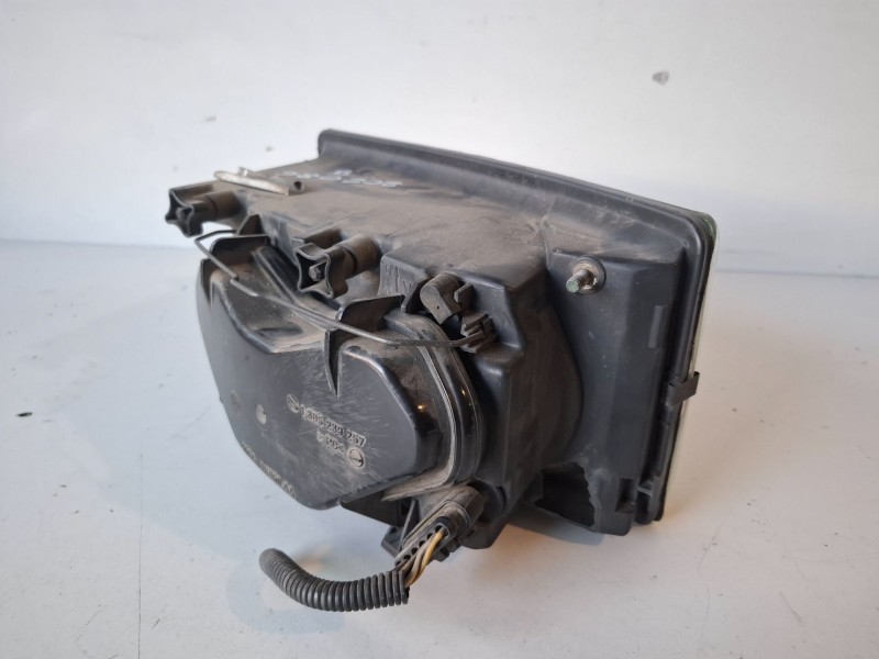 Recambio de faro derecho para iveco daily camión/volquete 814043b referencia OEM IAM 500307754  