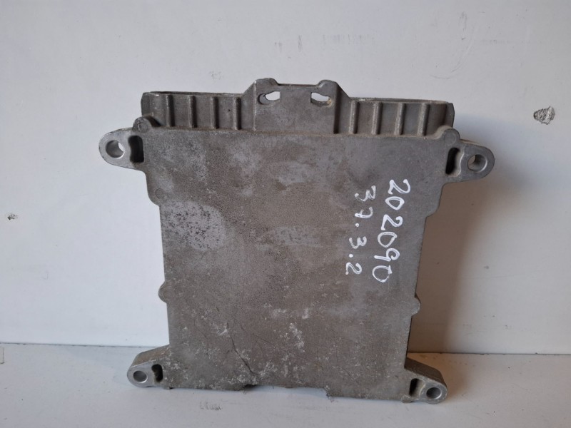 Recambio de centralita motor uce para iveco daily camión/volquete 814043b referencia OEM IAM 0281001537  