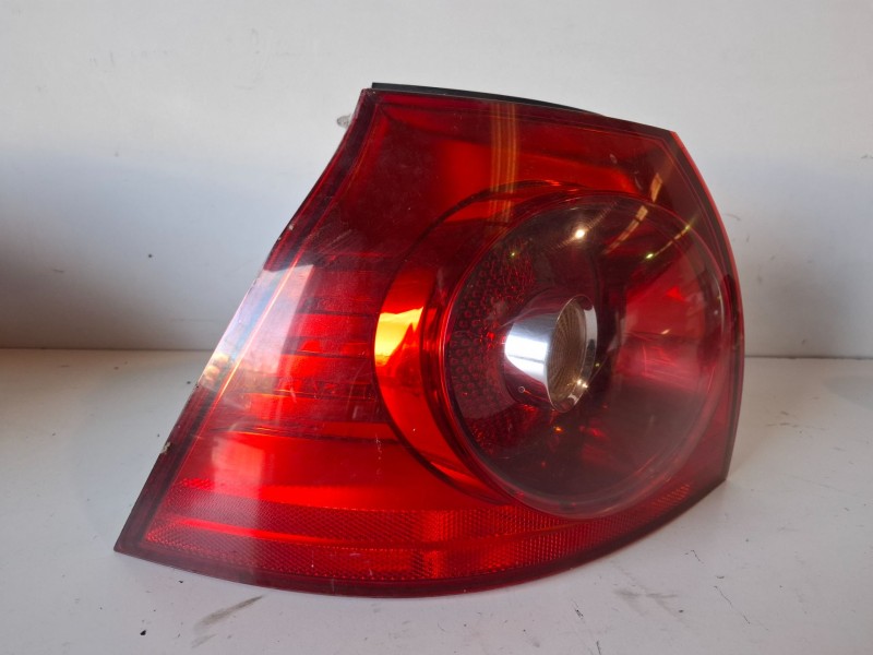 Recambio de piloto trasero izquierdo para volkswagen golf v (1k1)(10.2003) bkd referencia OEM IAM 1K6945095Q  