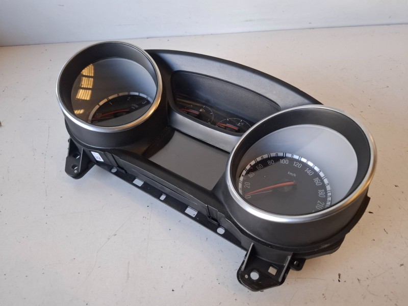 Recambio de cuadro instrumentos para opel insignia b sports tourer b16dth referencia OEM IAM 39113830  