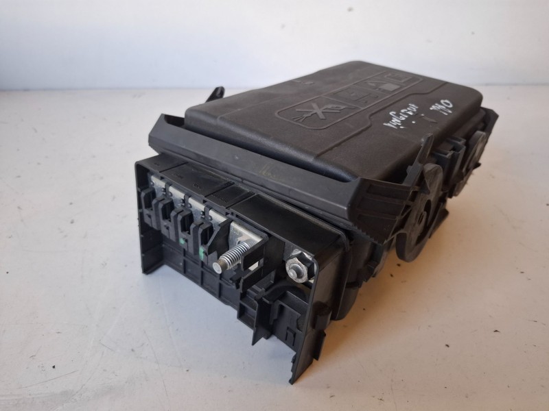 Recambio de caja reles / fusibles para opel insignia b sports tourer b16dth referencia OEM IAM 3911662601  