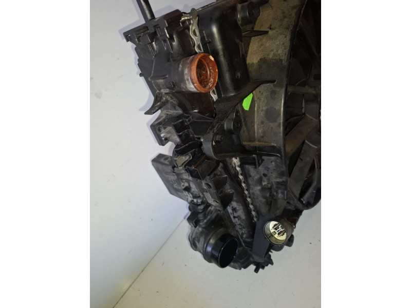 Recambio de radiador agua para opel insignia b sports tourer b16dth referencia OEM IAM 84208036  