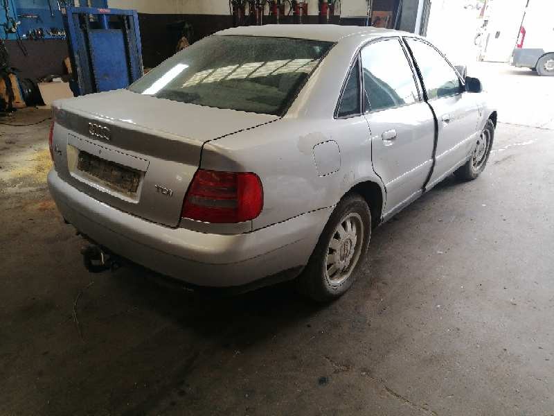 audi a4 berlina (b5) del año 2000