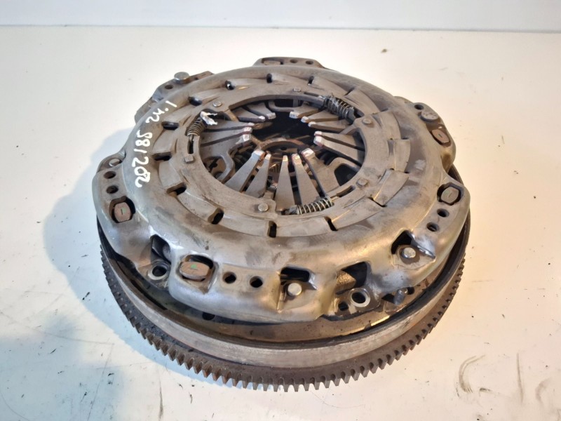 Recambio de volante motor para mercedes-benz viano (639) 646980 referencia OEM IAM   