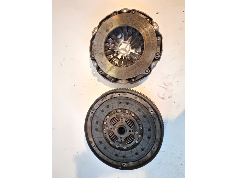 Recambio de volante motor para mercedes-benz viano (639) 646980 referencia OEM IAM   
