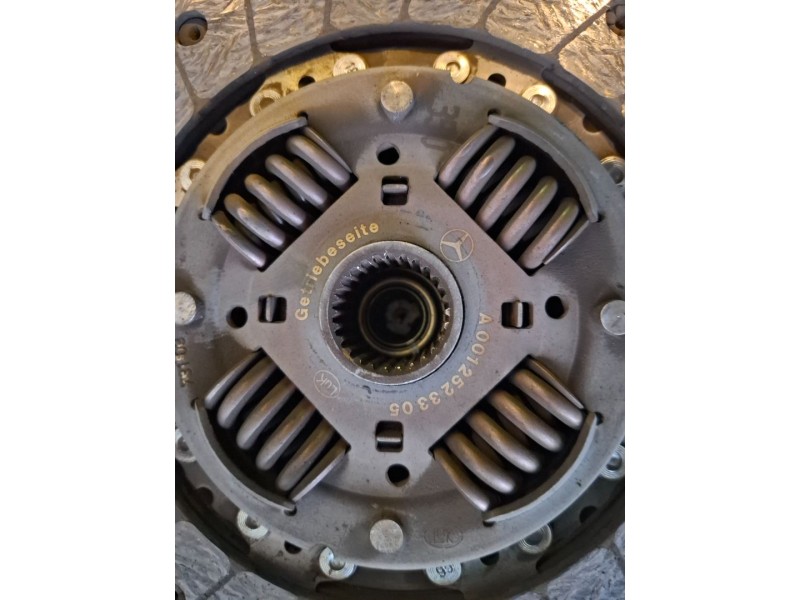 Recambio de volante motor para mercedes-benz viano (639) 646980 referencia OEM IAM   