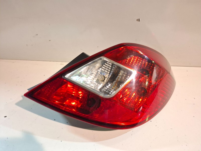 Recambio de piloto trasero derecho para opel corsa d a13dte referencia OEM IAM 13269051  