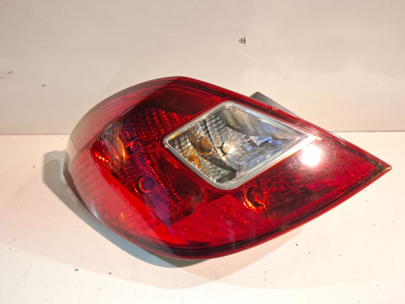 Recambio de piloto trasero izquierdo para opel corsa d a13dte referencia OEM IAM 13269050  