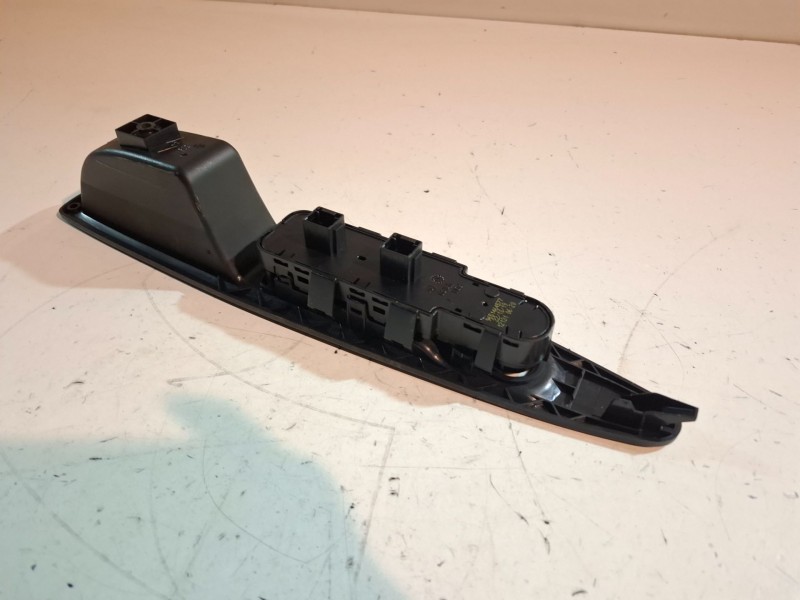 Recambio de mando elevalunas delantero izquierdo para citroen c4 berlina 5fw referencia OEM IAM 9651464577  