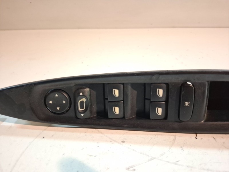 Recambio de mando elevalunas delantero izquierdo para citroen c4 berlina 5fw referencia OEM IAM 9651464577  
