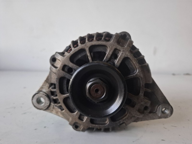 Recambio de alternador para hyundai trajet (fo) g4jp referencia OEM IAM 3730038700  