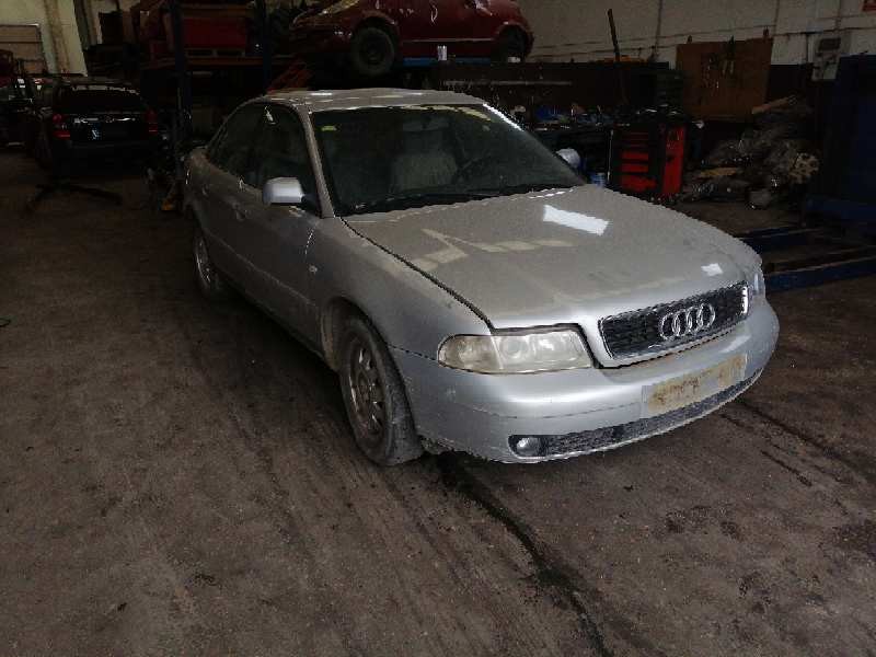 audi a4 berlina (b5) del año 2000
