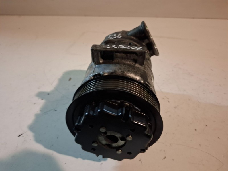 Recambio de compresor aire acondicionado para opel corsa d a13dte referencia OEM IAM 55703721  