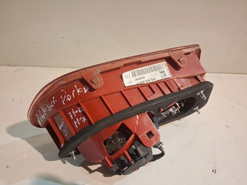 Recambio de piloto trasero derecho para seat leon (1p1) cayc referencia OEM IAM 1P0945094F  