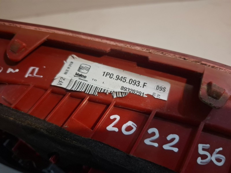 Recambio de piloto trasero izquierdo para seat leon (1p1) cayc referencia OEM IAM 1P0945093F  